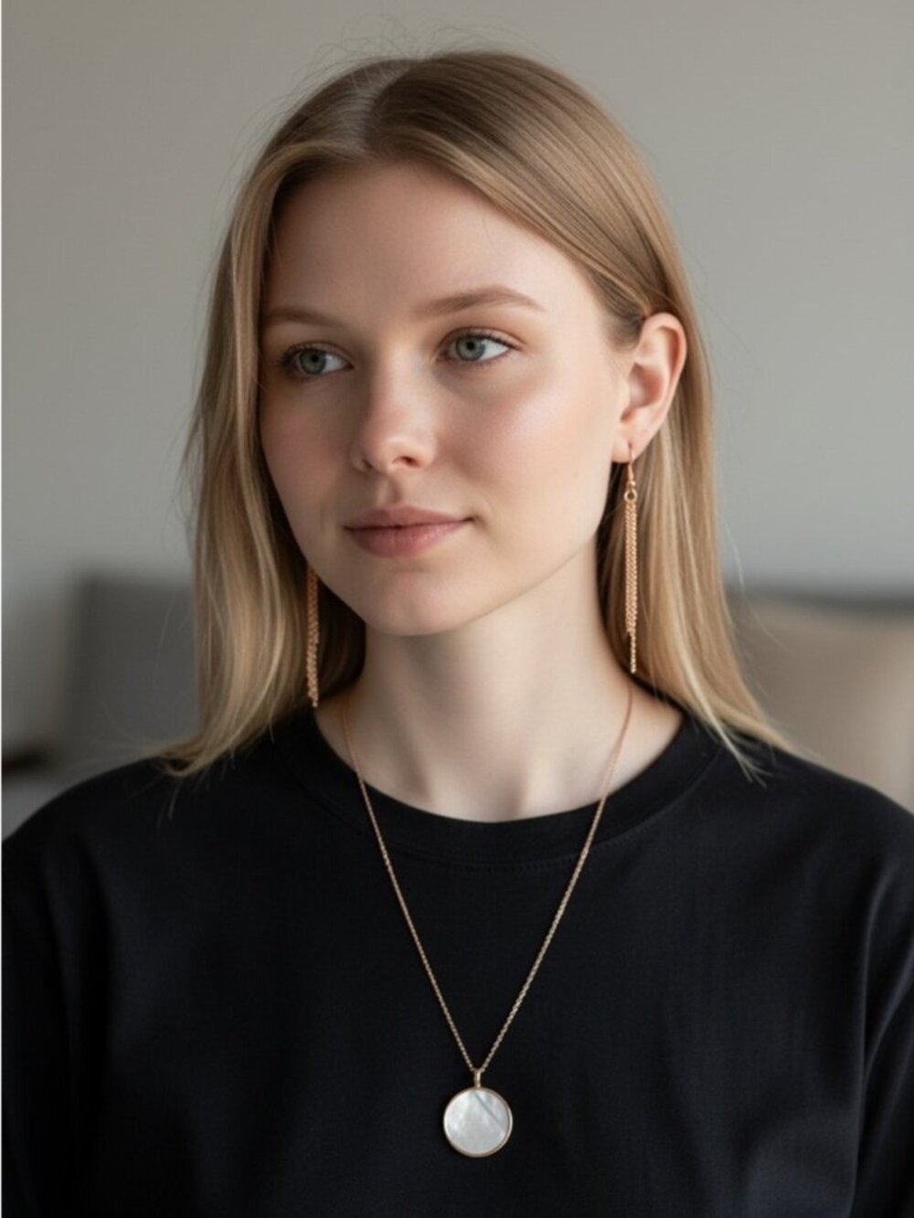 Gold and Mother of Pearl Pendant Necklace